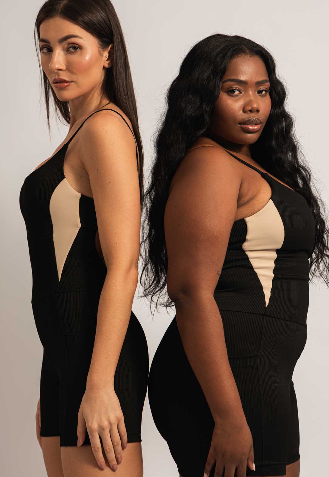 Macaquinho bicolor bege árido e preto canelado Magnetic