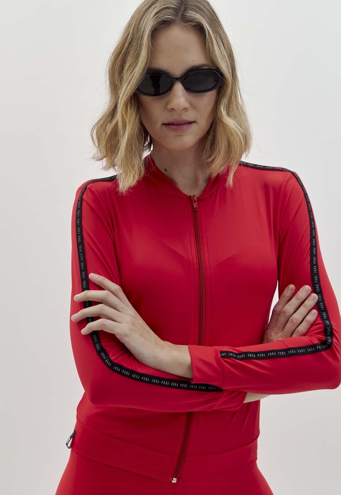 Jaqueta slim de malha vermelho carmim com elástico personalizado Voá