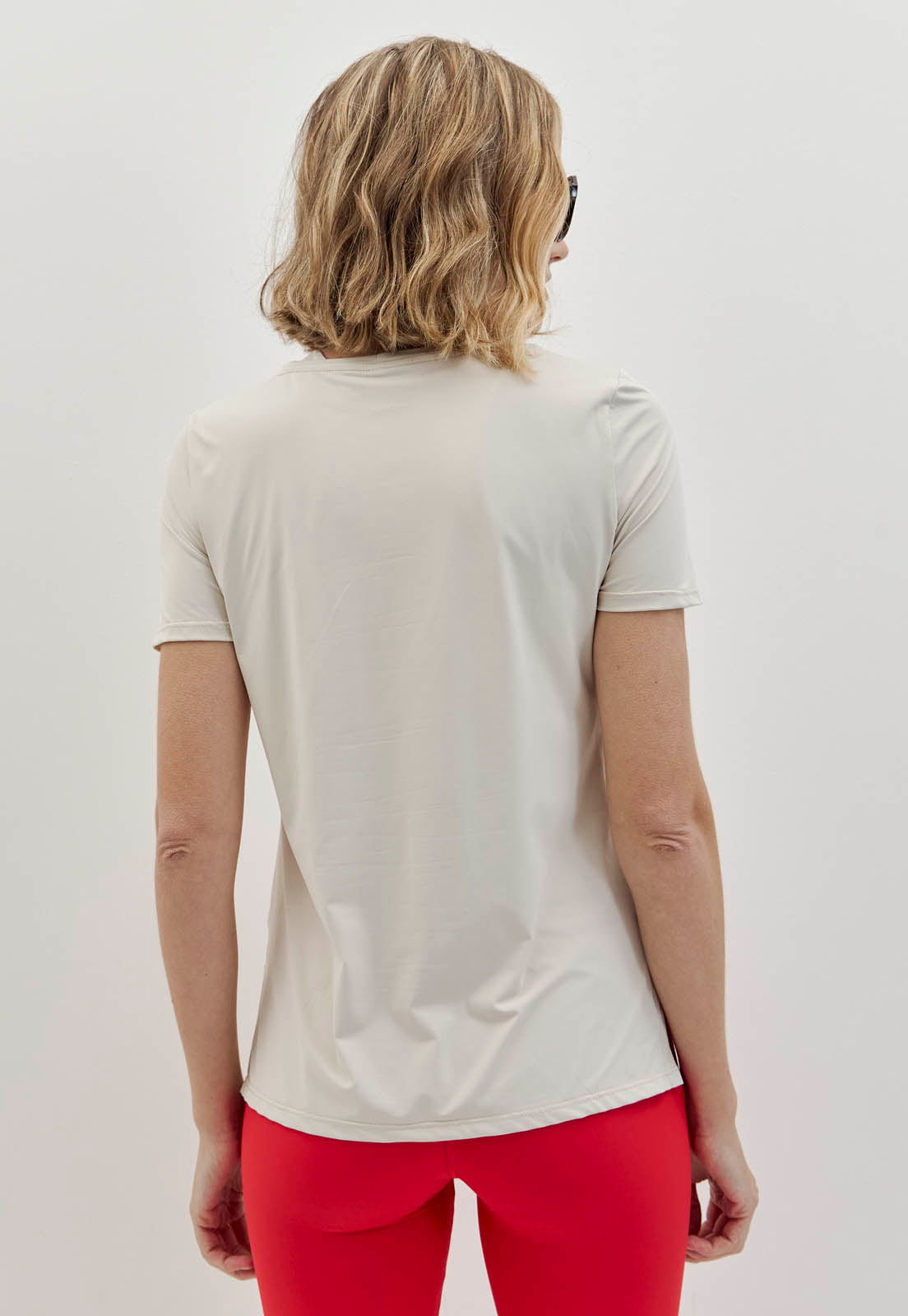 Tshirt alongada nas costas lisa luna Voá