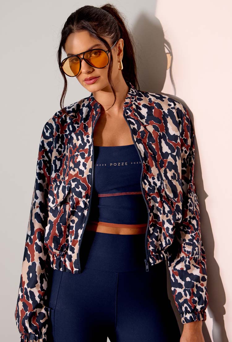 Jaqueta bomber com bolsos frontais estampada Gaia