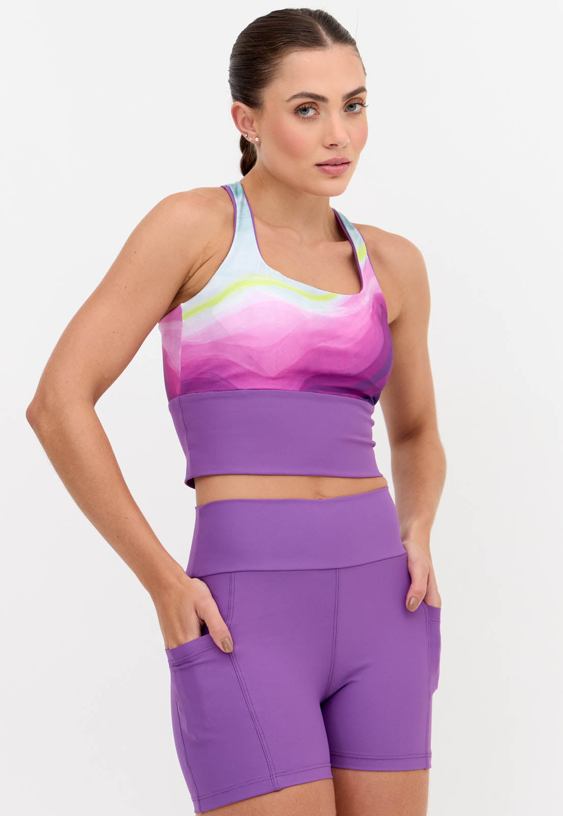 Bermuda lisa roxo fusão com bolsos Alquimia