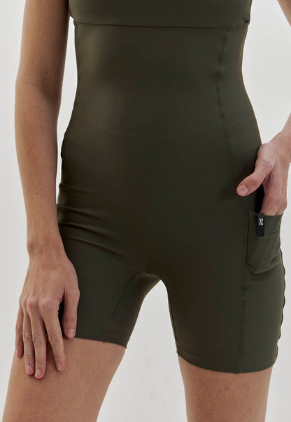 Macaquinho verde elite com bolsos e elástico personalizado Voá