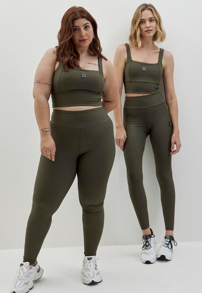 Top longo decote quadrado dupla face preto e verde elite com bojo removível Voá