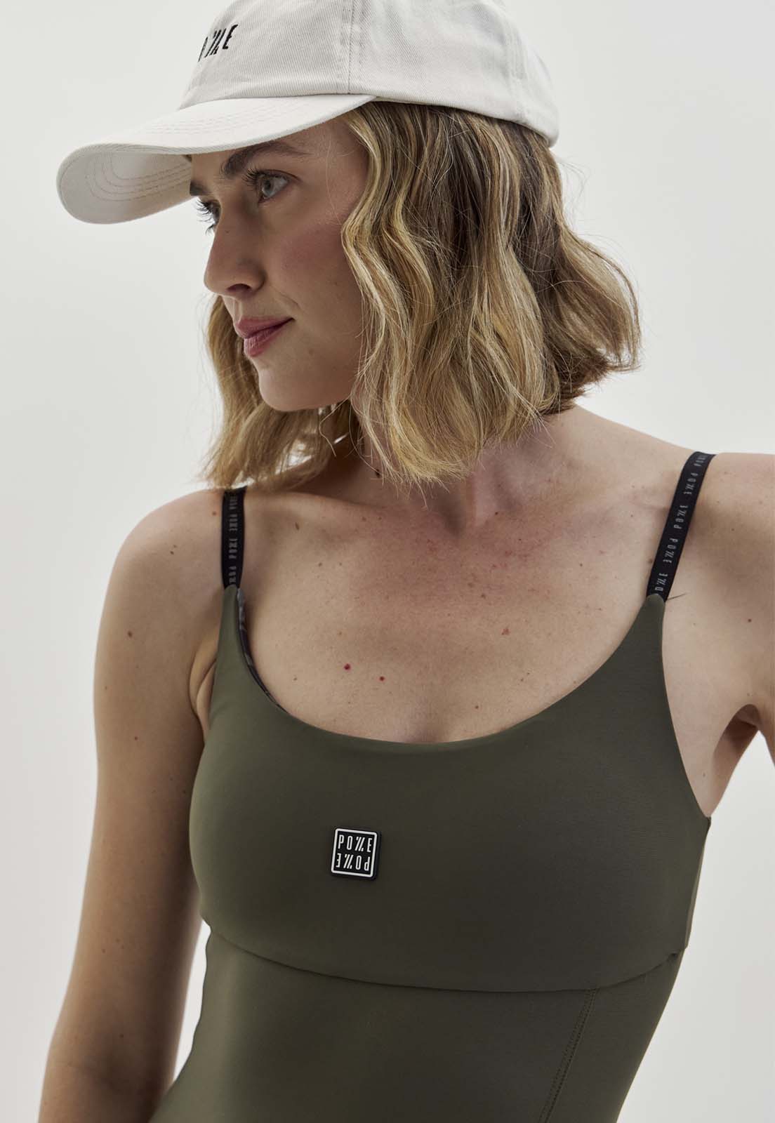 Macaquinho verde elite com bolsos e elástico personalizado Voá