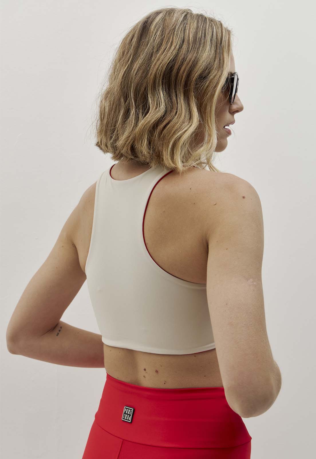 Top dupla face liso vermelho carmim e luna com bojo fixo Voá