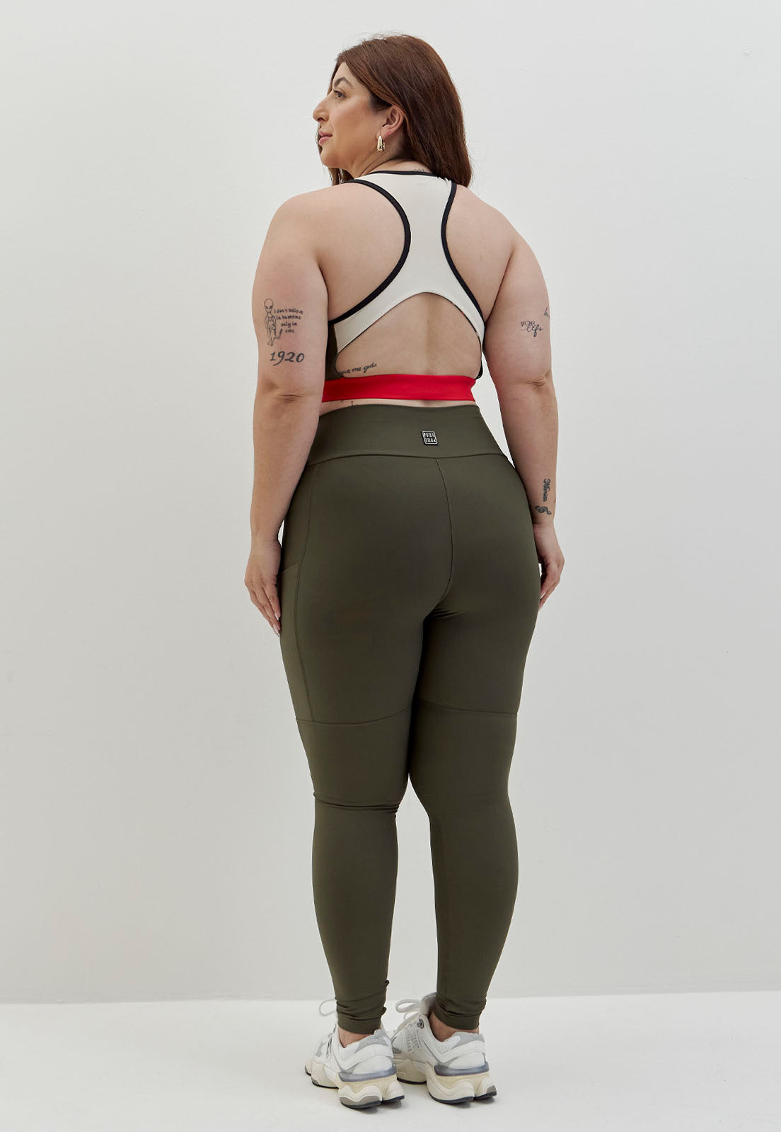 Top nadador com abertura nas costas e bojo removível Voá