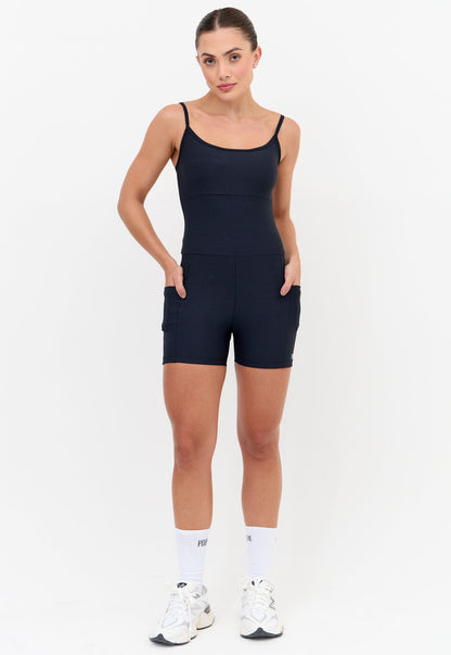 Macaquinho curto liso preto com bolsos Action