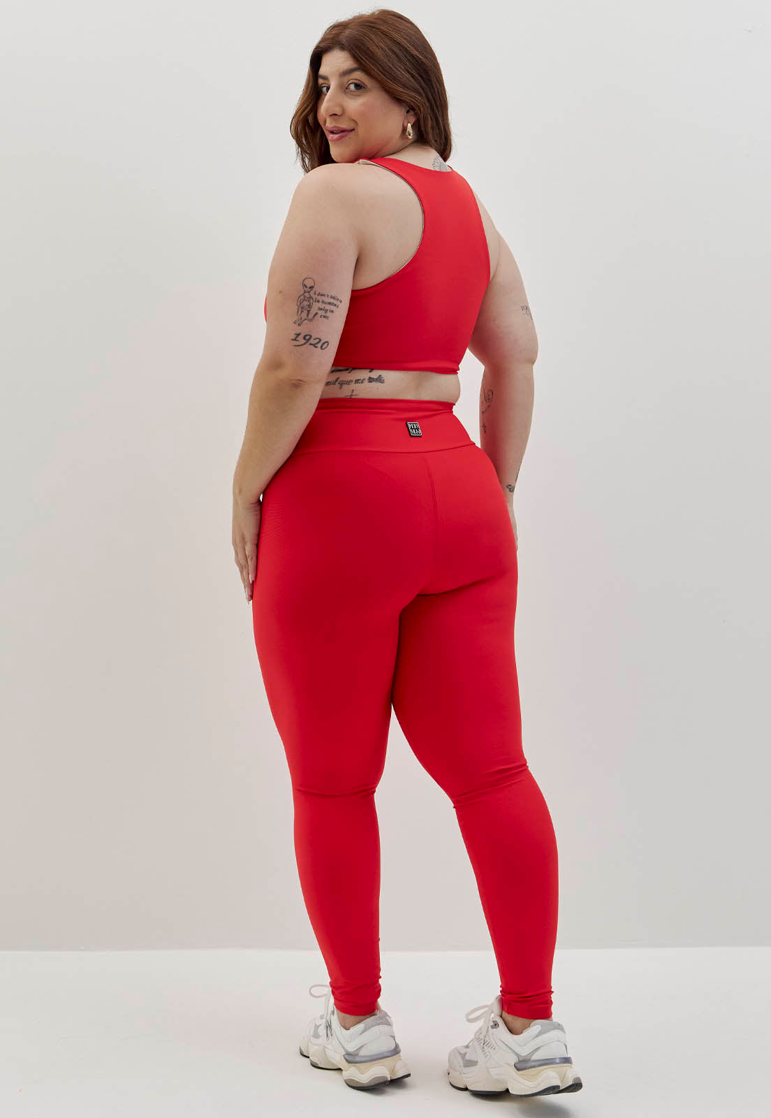 Top dupla face liso vermelho carmim e luna com bojo fixo Voá