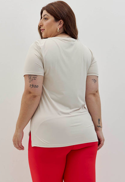 Tshirt alongada nas costas lisa luna Voá