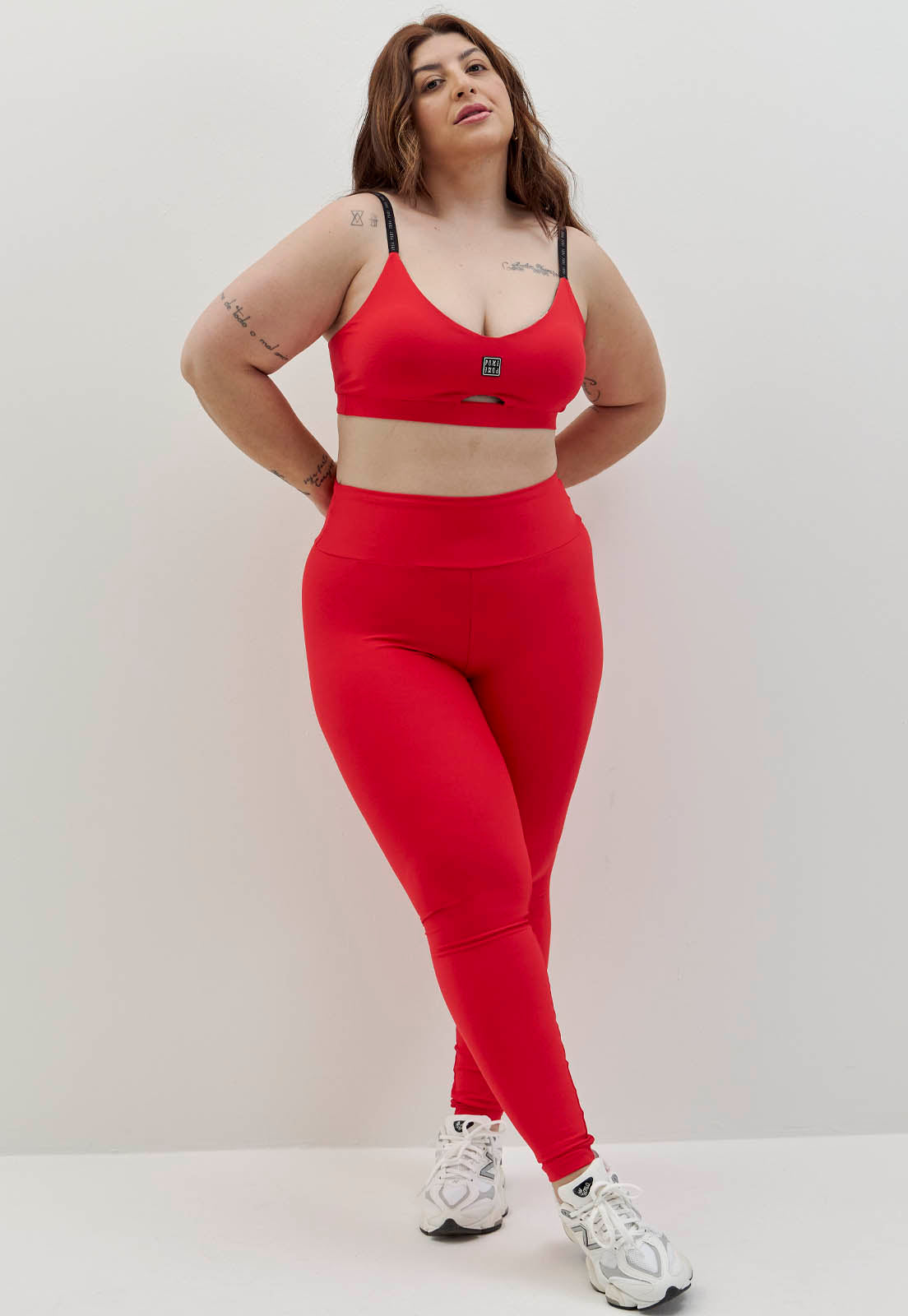 Top liso vermelho carmim com elástico personalizado Voá