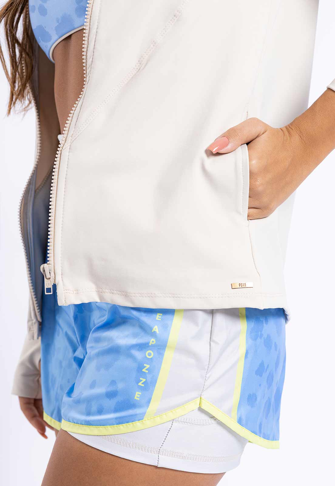 Jaqueta lisa Bege Luna Sinergia