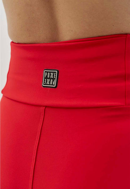 Bermuda vermelho carmim com elástico personalizado e bolso Voá