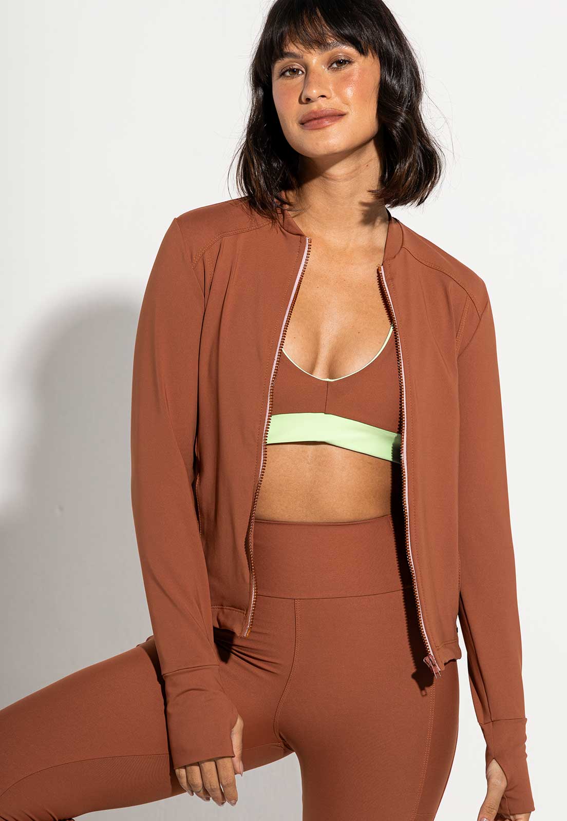 Conjunto Top dupla face+Legging bicolor+Jaqueta lisa capuccino Aura
