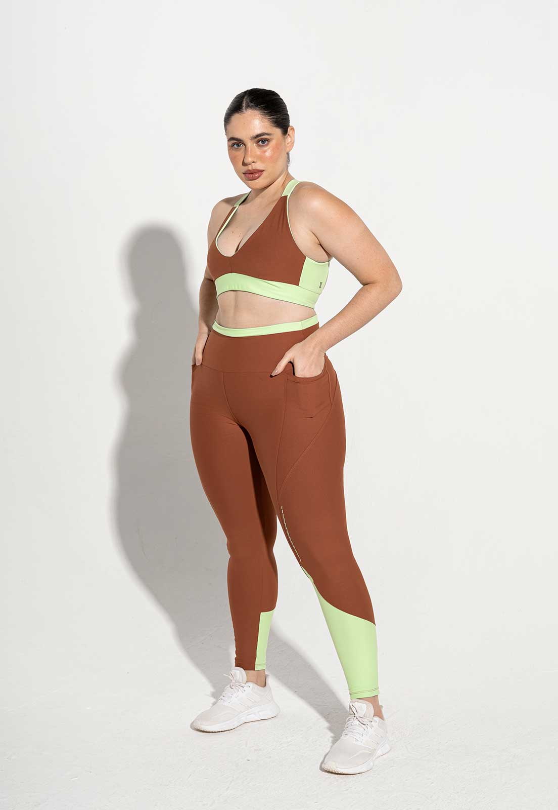 Conjunto Top dupla face+Legging bicolor+Jaqueta lisa capuccino Aura