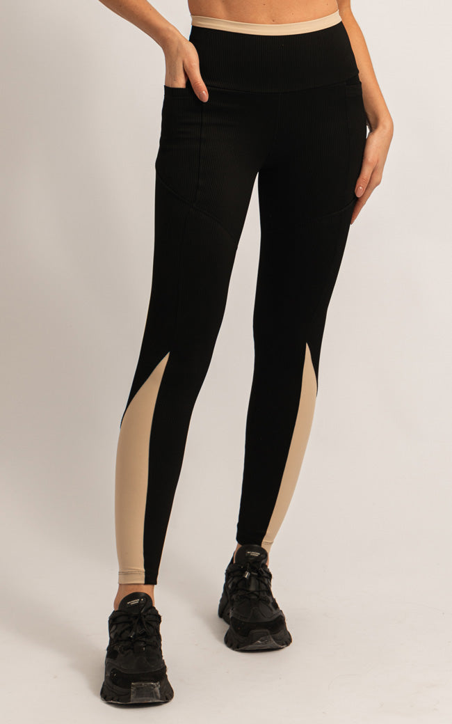 Legging bicolor bege árido e preto canelado Magnetic